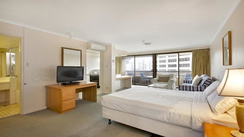 Studio With Balcony At College St - Phillip Island Accommodation 2