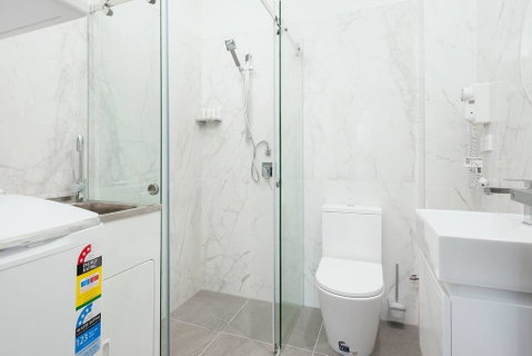 STUNNING SYDNEY HOME 11 - Phillip Island Accommodation 3