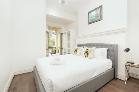 STUNNING SYDNEY HOME 7 - Phillip Island Accommodation 2