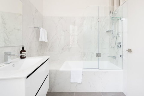 STUNNING SYDNEY HOME 7 - Phillip Island Accommodation 3