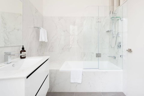 STUNNING SYDNEY HOME 8 - Phillip Island Accommodation 2