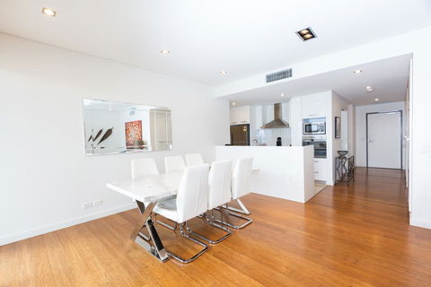 Stylish Inner City Penthouse Apartment - Phillip Island Accommodation 3