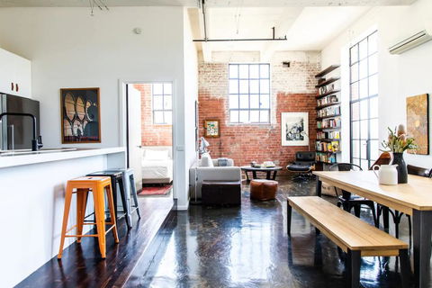 Stylish Warehouse Conversion In The Heart Of Fitzroy - Phillip Island Accommodation 1