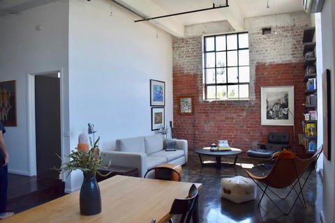 Stylish Warehouse Conversion In The Heart Of Fitzroy - Phillip Island Accommodation 0