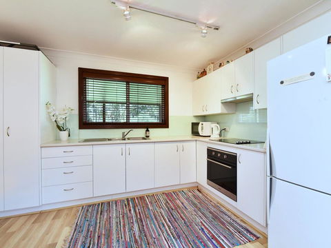 Summerfield Cottage - Hunter Valley, Renovated House In Central North Rothbury - Phillip Island Accommodation 1