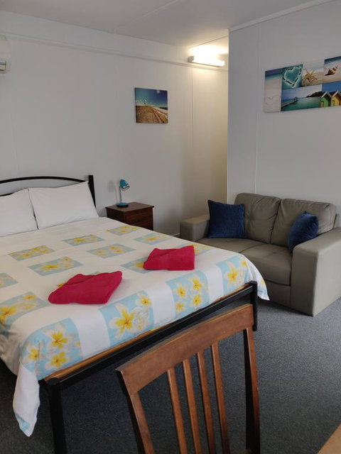 Summers Rest Units - Phillip Island Accommodation 1