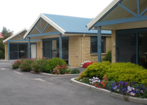 Summers Rest Units - Phillip Island Accommodation 0