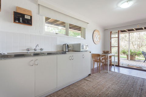 Sunseeker Cottage - Gorgeous Seaside Cottage - Phillip Island Accommodation 3