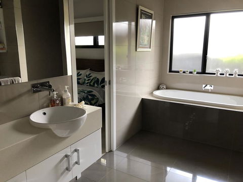 Sunset On Sunrise Bed & Breakfast - Phillip Island Accommodation 2