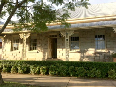 Surgeon's Cottage - Phillip Island Accommodation 0