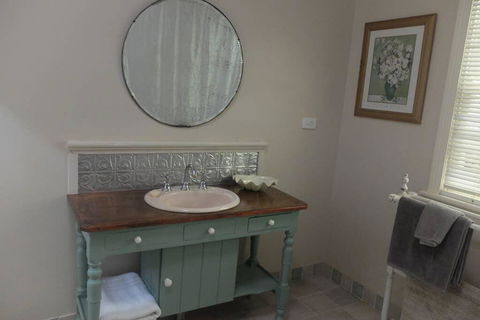 Tamborine Treats - Phillip Island Accommodation 1