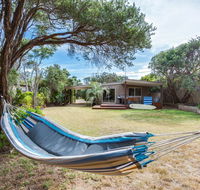 Tasman Surf House - so close to the beach