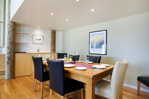 Tathra Beach House Holiday Apartments - Phillip Island Accommodation 2