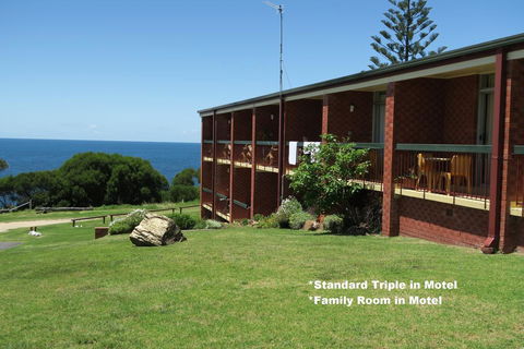 Tathra Hotel & Motel - Phillip Island Accommodation 2