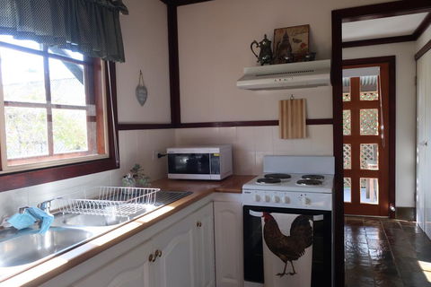 Ted And Stellas On Tamborine - Phillip Island Accommodation 3