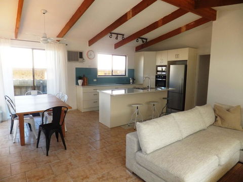 TERRIFIC ON TAMARA CRESCENT - Phillip Island Accommodation 3