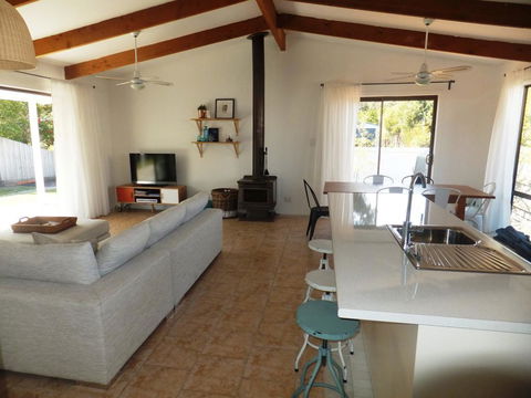 TERRIFIC ON TAMARA CRESCENT - Phillip Island Accommodation 2