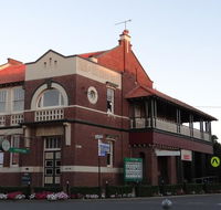 The Bank BB West Wyalong - Phillip Island Accommodation