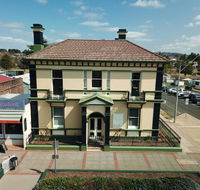 The Bank Guesthouse Glen Innes - Phillip Island Accommodation