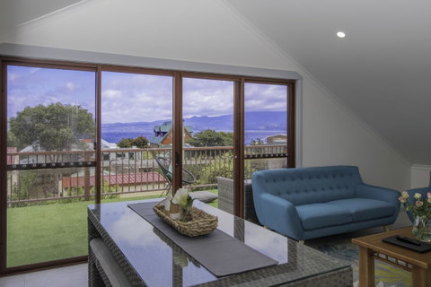 South Arm Luxury Loft - Phillip Island Accommodation 0