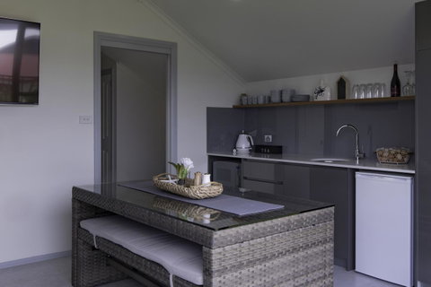 South Arm Luxury Loft - Phillip Island Accommodation 13