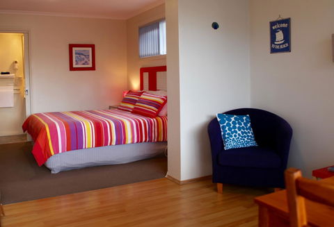 Sails On Port Sorell Boutique Apartments - Phillip Island Accommodation 8