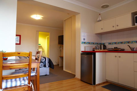 Sails On Port Sorell Boutique Apartments - Phillip Island Accommodation 9