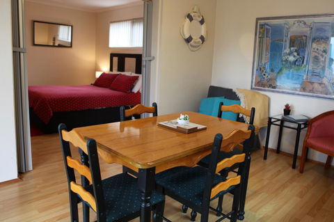 Sails On Port Sorell Boutique Apartments - Phillip Island Accommodation 14