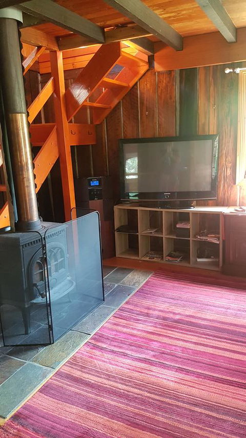 Whispering Hills Retreat - Phillip Island Accommodation 12