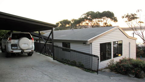 KINGFISHER COTTAGE Beachfront At The Binalong Bay - Phillip Island Accommodation 21
