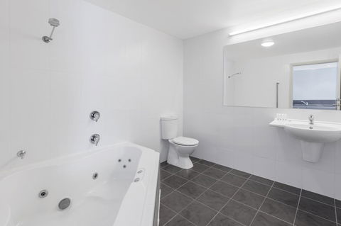 Travelodge Hotel Hobart Airport - Phillip Island Accommodation 11