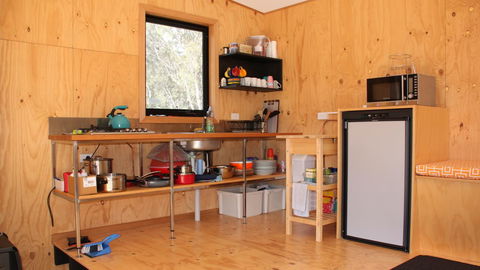 BAY OF FIRES ECO HUT Off Grid Experience At Binalong Bay - Phillip Island Accommodation 9