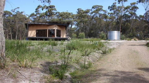 BAY OF FIRES ECO HUT Off Grid Experience At Binalong Bay - Phillip Island Accommodation 20