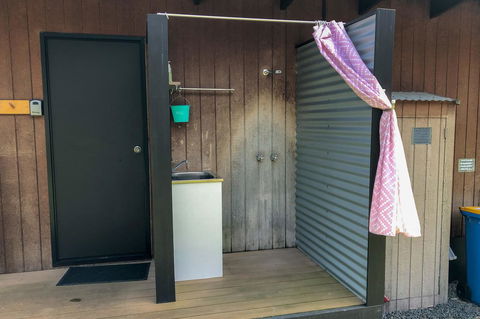 BAY OF FIRES ECO HUT Off Grid Experience At Binalong Bay - Phillip Island Accommodation 17