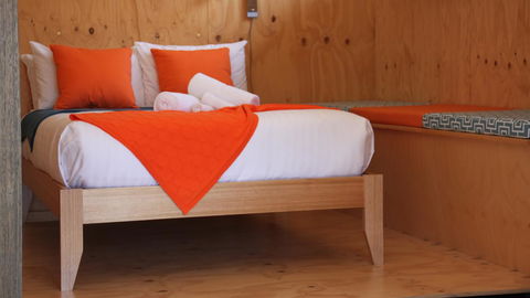 BAY OF FIRES ECO HUT Off Grid Experience At Binalong Bay - Phillip Island Accommodation 3