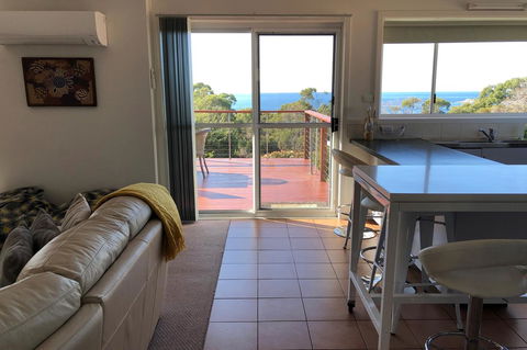 BAY OF FIRES SEACHANGE Ocean Frontage - Phillip Island Accommodation 2