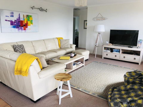 BAY OF FIRES SEACHANGE Ocean Frontage - Phillip Island Accommodation 13