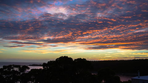 BAY OF FIRES SEACHANGE Ocean Frontage - Phillip Island Accommodation 17