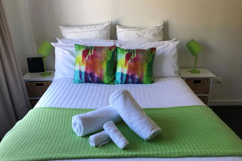 BAY OF FIRES SEACHANGE Ocean Frontage - Phillip Island Accommodation 7