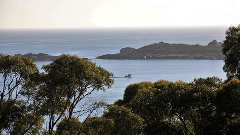 BAY OF FIRES SEACHANGE Ocean Frontage - Phillip Island Accommodation 19