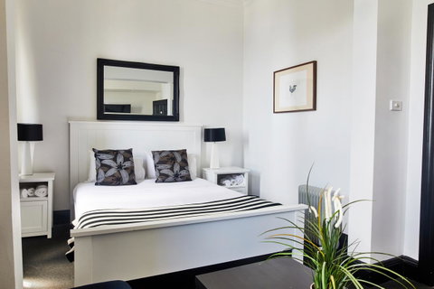 The Royal Hotel Mornington - Phillip Island Accommodation 0