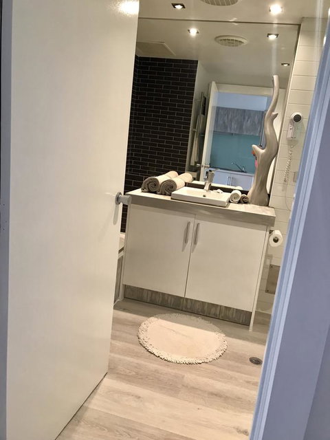 Lorne World - Phillip Island Accommodation 6