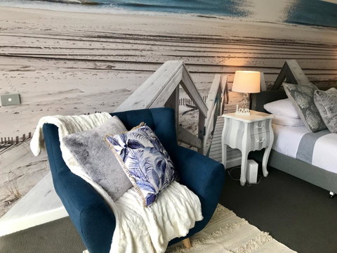 Lorne World - Phillip Island Accommodation 1