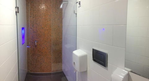 Europa Melbourne - Phillip Island Accommodation 12