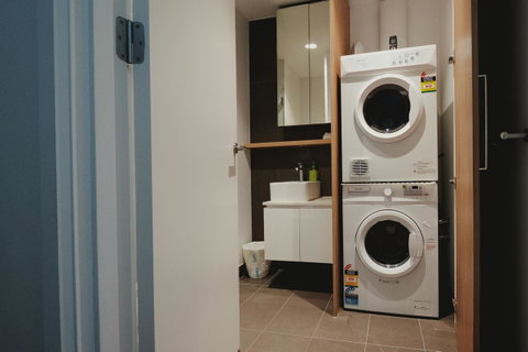 Mono Apartments On La Trobe Street - Phillip Island Accommodation 5
