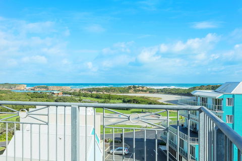 Deep Blue Hotel & Hot Springs - Phillip Island Accommodation 25