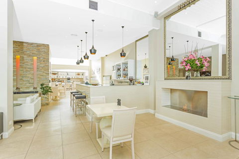 Deep Blue Hotel & Hot Springs - Phillip Island Accommodation 22