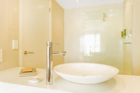 Deep Blue Hotel & Hot Springs - Phillip Island Accommodation 21