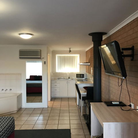 Beachcomber Motel & Apartments - Phillip Island Accommodation 5