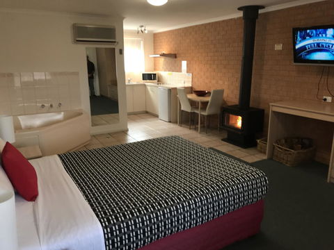 Beachcomber Motel & Apartments - Phillip Island Accommodation 2